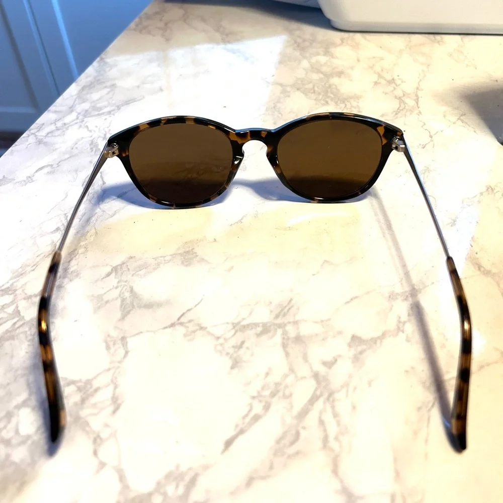 Anne Klein round/cat eye tortoise shell sunglasses